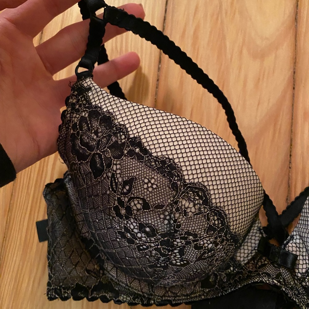 VS Bra - Picture 2 of 6